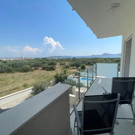 Διαμέρισμα Lina